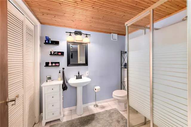 $310,000 | 2504 Northwest Leann Drive, Blue Springs, MO 64014