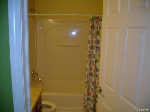 2532 Barkhill Road Canton, MI 48188 - Photo 9 of 12 09 Taylor Main Bathroom.JPG