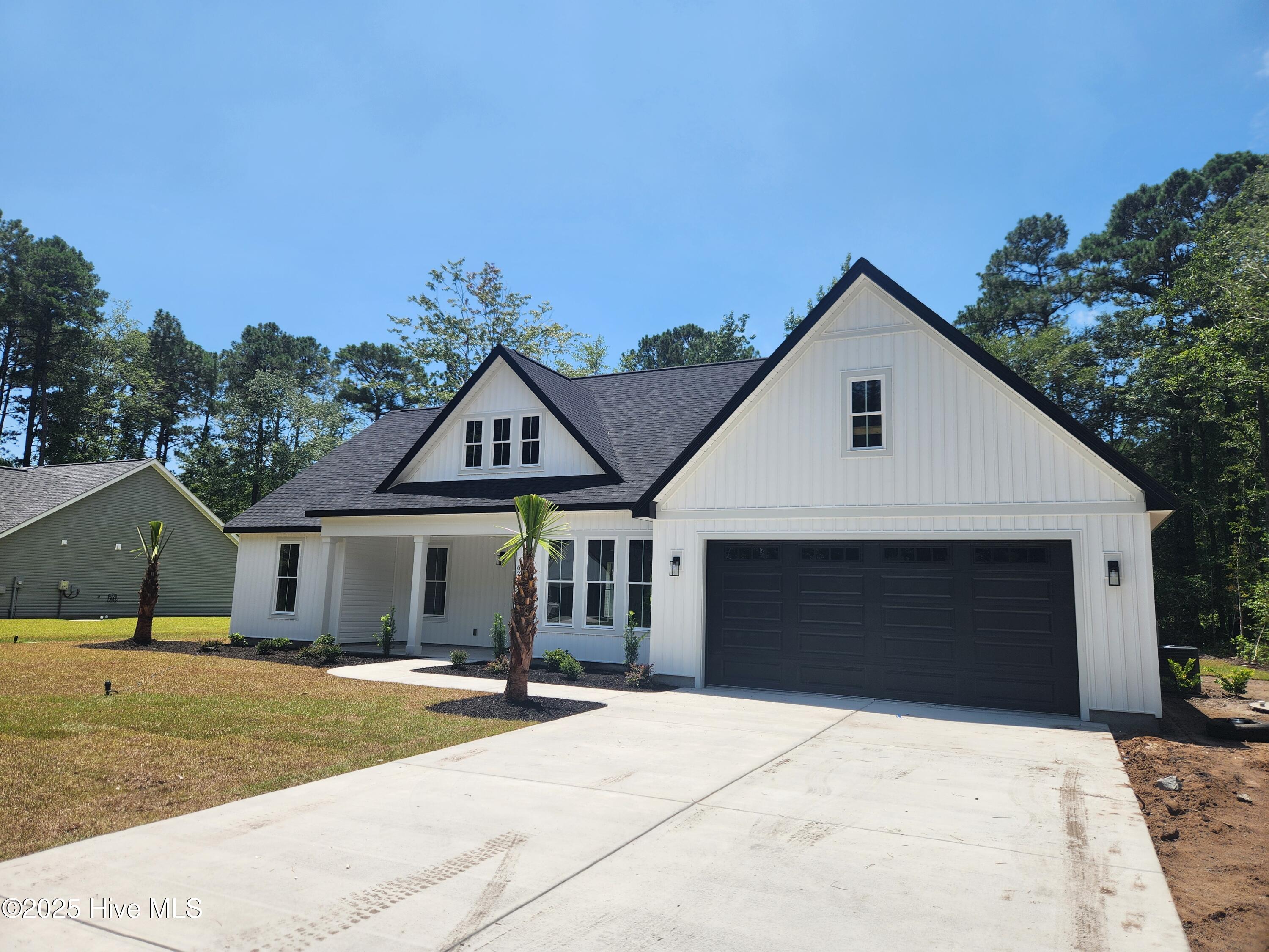 629 Boundary Loop Road Northwest Calabash, NC 28467 - Photo 2 of 34 20250713_131549