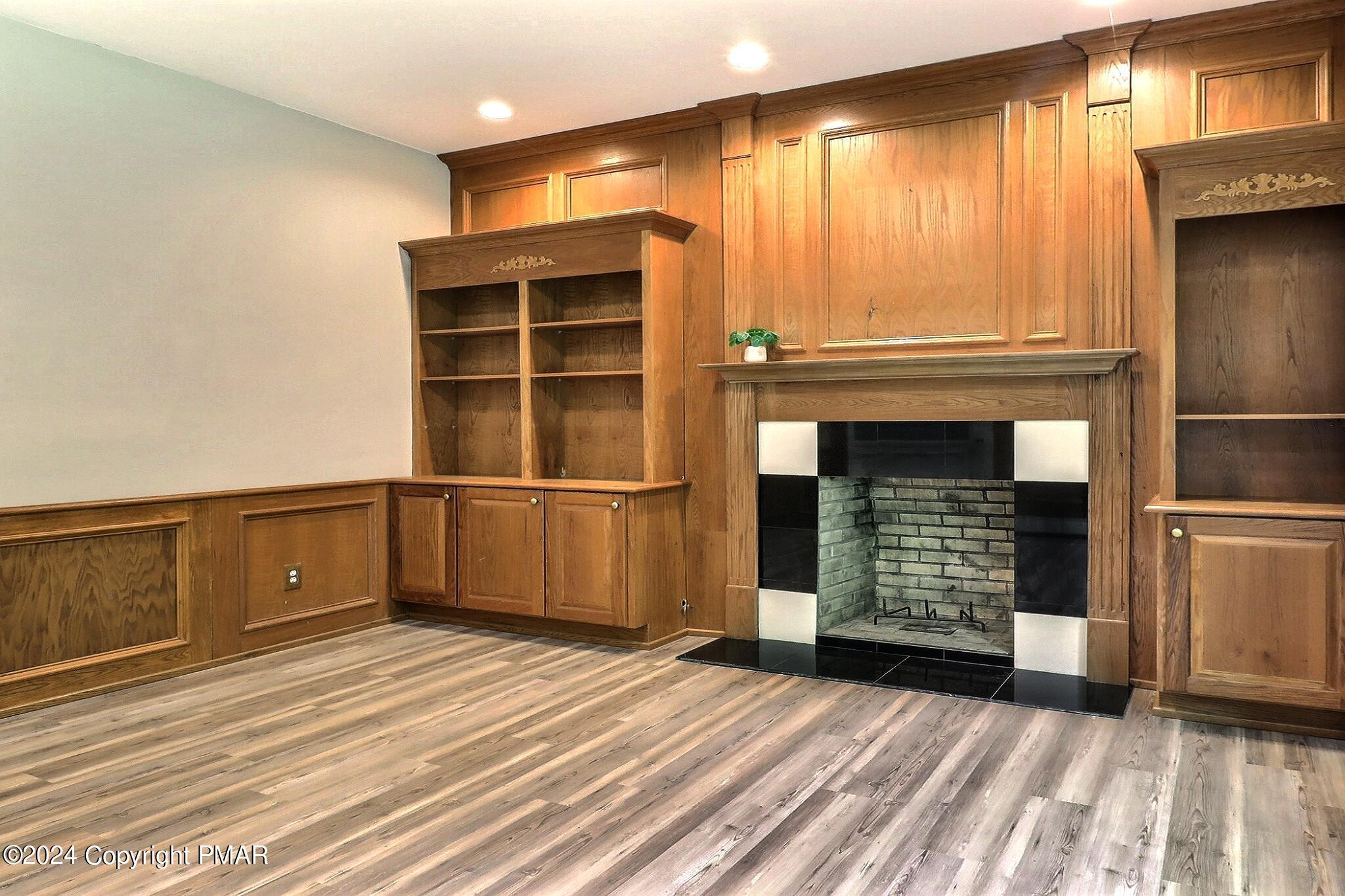 333 Merwinsburg Road Effort, PA 18330 - Photo 23 of 55 Family Room