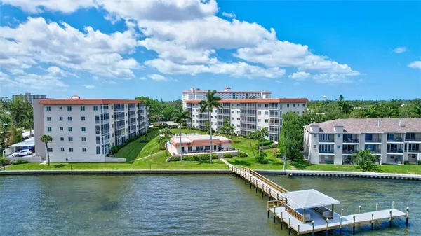 $2,400 | 1600 1st Avenue West, Unit 102A, Bradenton, FL 34205