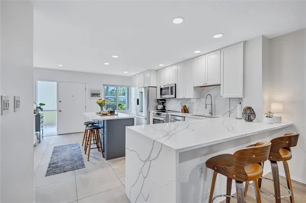 $2,400 | 1600 1st Avenue West, Unit 102A, Bradenton, FL 34205