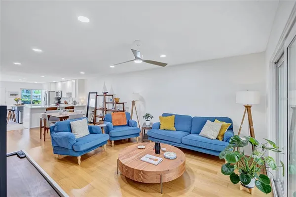 $2,400 | 1600 1st Avenue West, Unit 102A, Bradenton, FL 34205