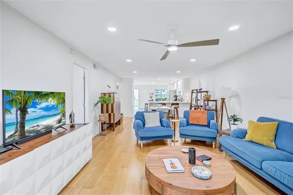 $2,400 | 1600 1st Avenue West, Unit 102A, Bradenton, FL 34205