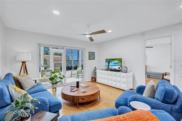 $2,400 | 1600 1st Avenue West, Unit 102A, Bradenton, FL 34205