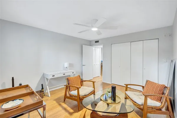 $2,400 | 1600 1st Avenue West, Unit 102A, Bradenton, FL 34205