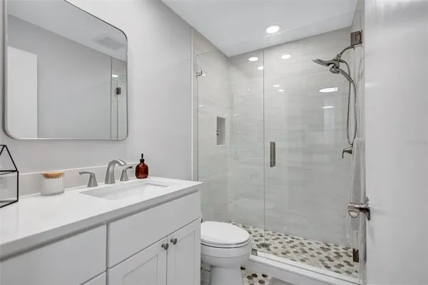 $2,400 | 1600 1st Avenue West, Unit 102A, Bradenton, FL 34205