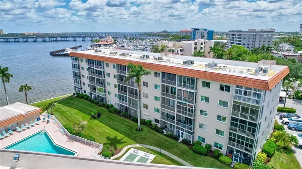 $2,400 | 1600 1st Avenue West, Unit 102A, Bradenton, FL 34205