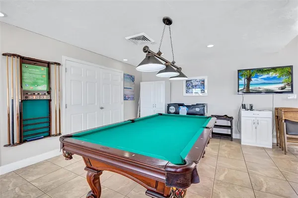 $2,400 | 1600 1st Avenue West, Unit 102A, Bradenton, FL 34205