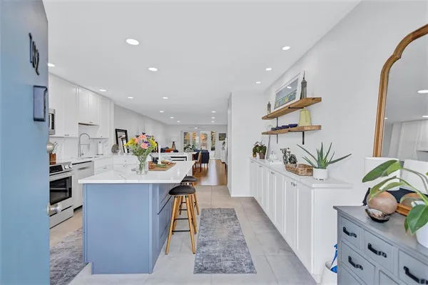 $2,400 | 1600 1st Avenue West, Unit 102A, Bradenton, FL 34205