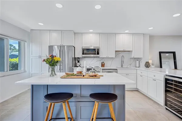 $2,400 | 1600 1st Avenue West, Unit 102A, Bradenton, FL 34205