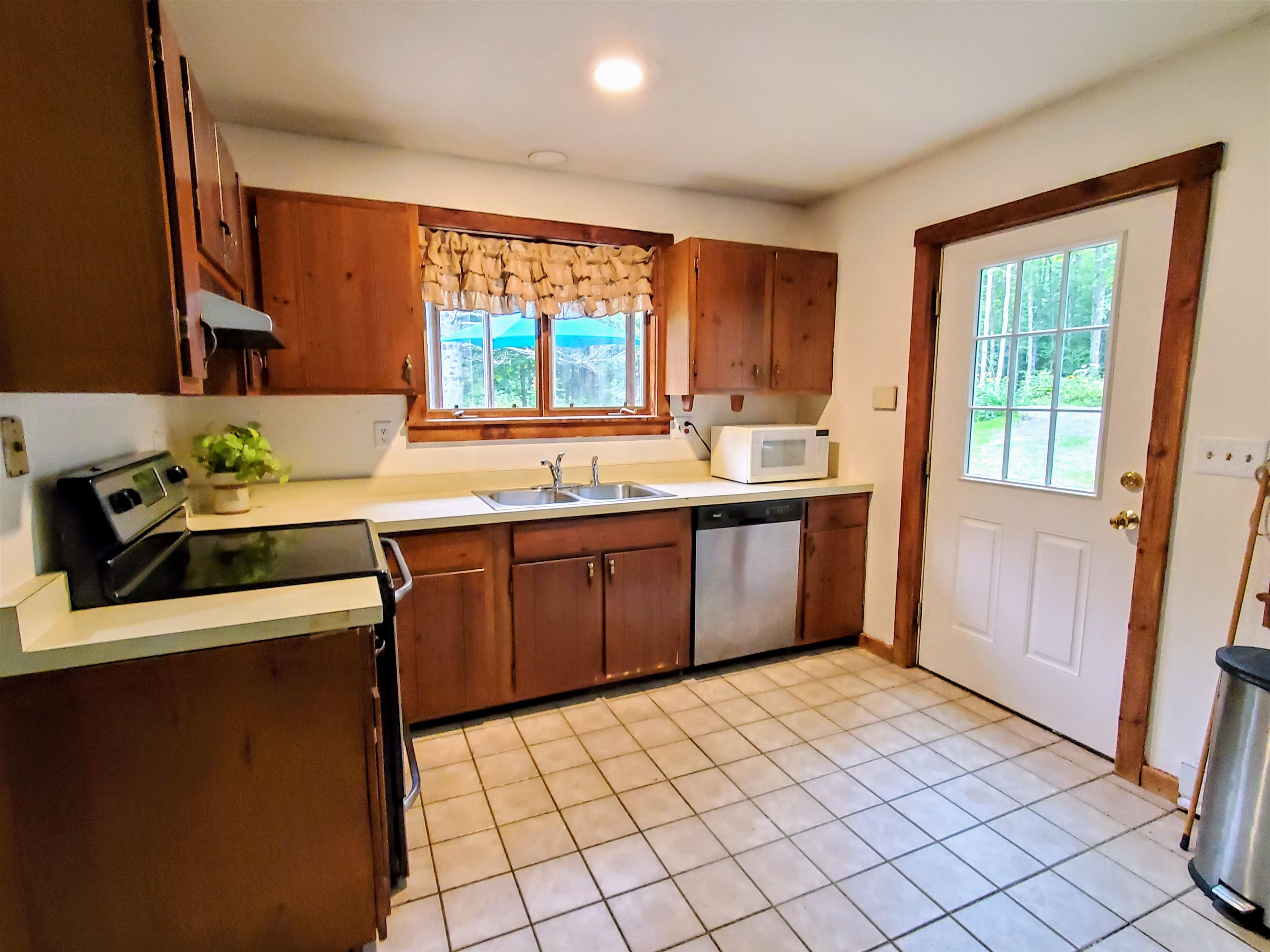 93 Brown Road Wilmington, VT 05363 - Photo 11 of 25