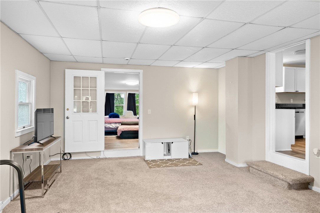 84 Hilton Road Warwick, RI 02889 - Photo 12 of 35