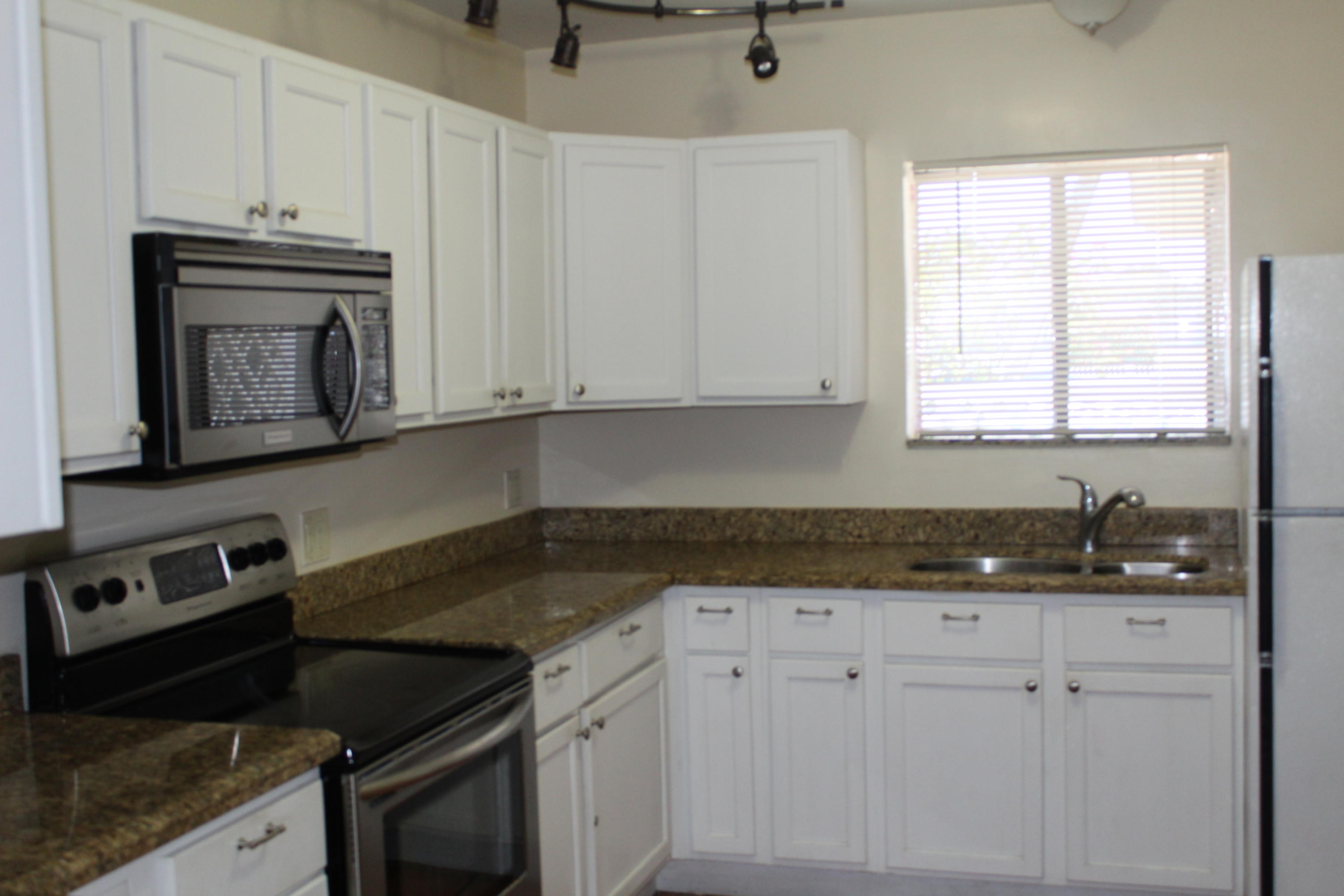 4188 Coconut Road Lake Worth, FL 33461 - Photo 11 of 37 IMG_1792