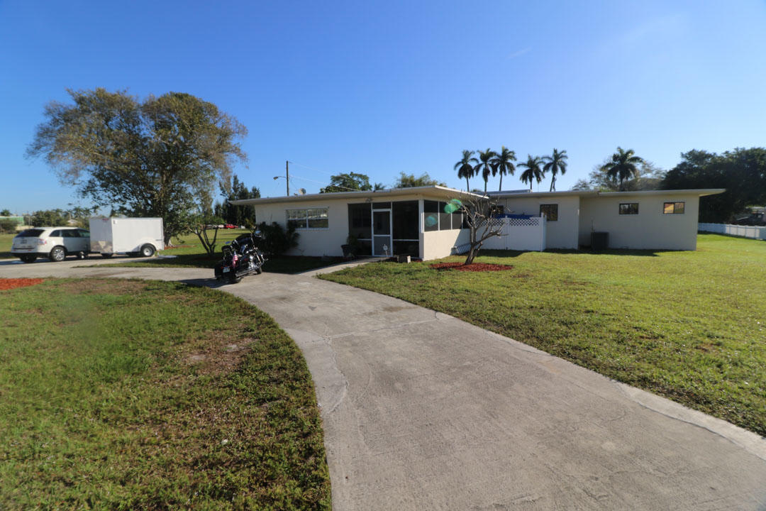4188 Coconut Road Lake Worth, FL 33461 - Photo 2 of 37 4188coco-34