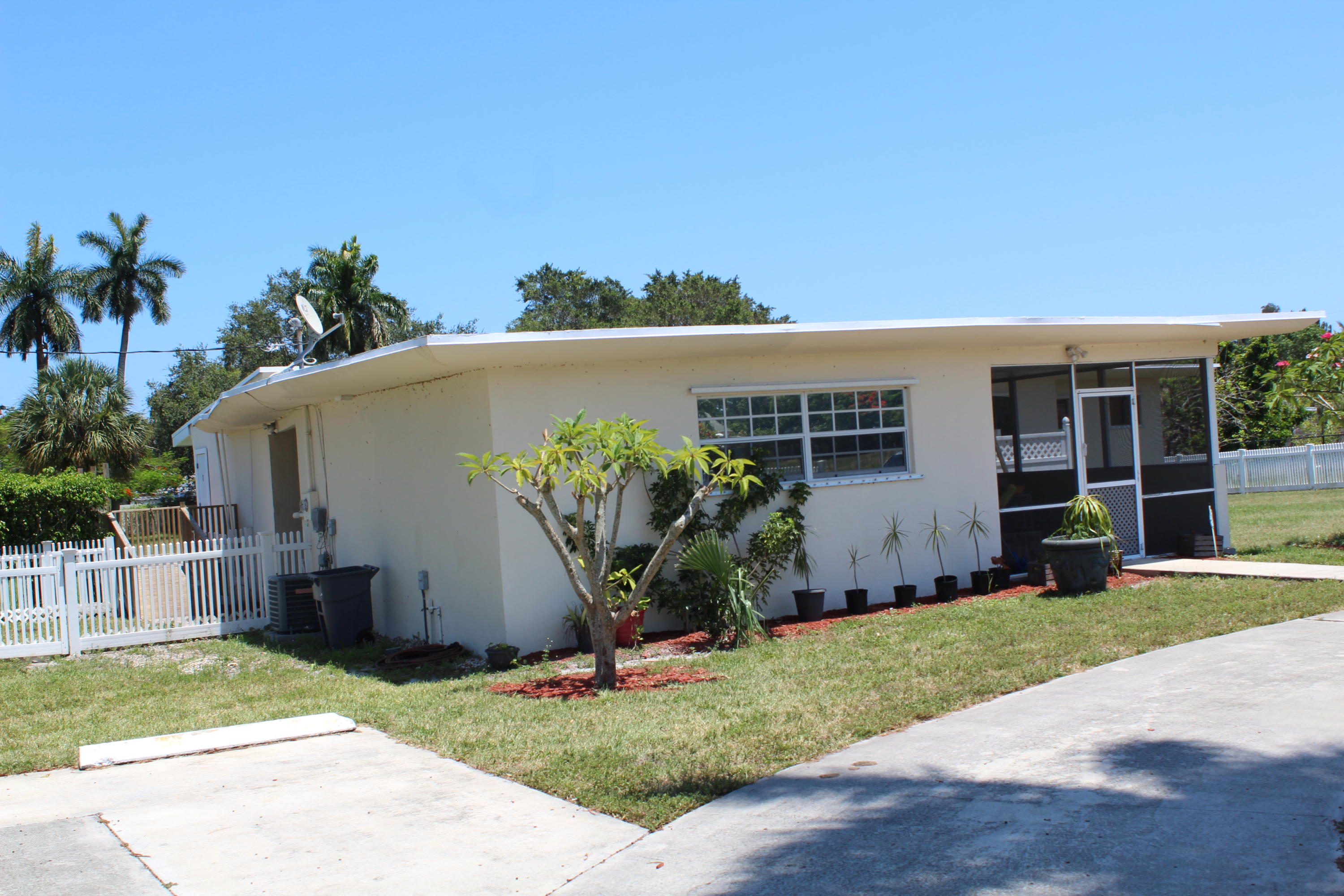 4188 Coconut Road Lake Worth, FL 33461 - Photo 31 of 37 IMG_1805