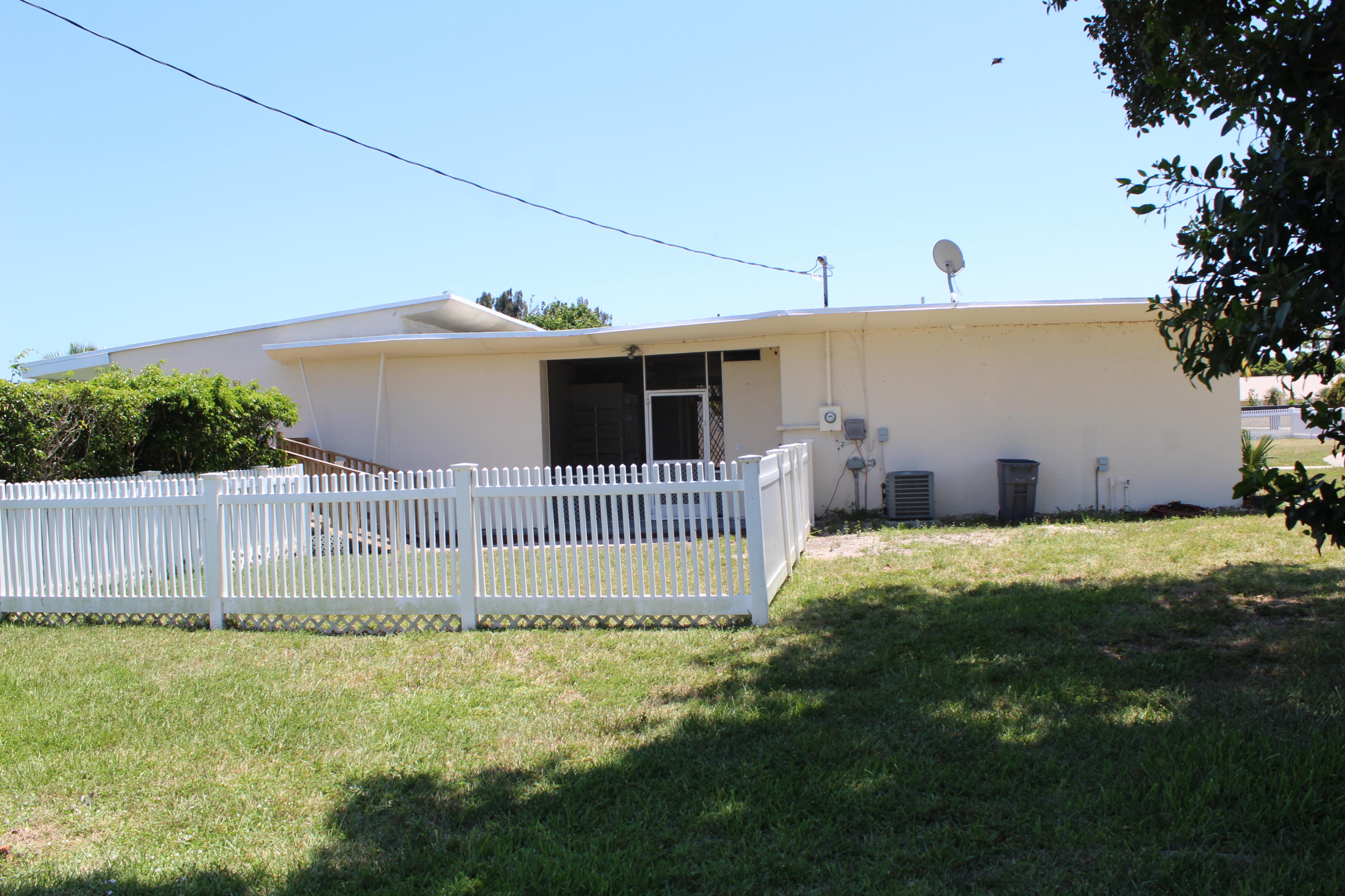 4188 Coconut Road Lake Worth, FL 33461 - Photo 33 of 37 IMG_1807