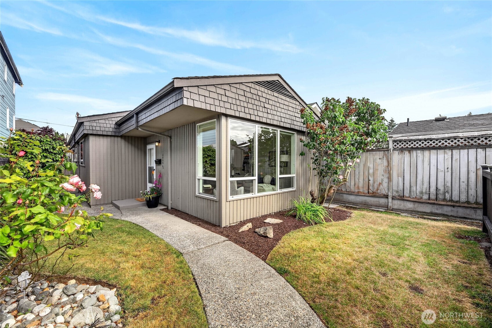 3039 61st Avenue Southwest Seattle, WA 98116 - Photo 17 of 36