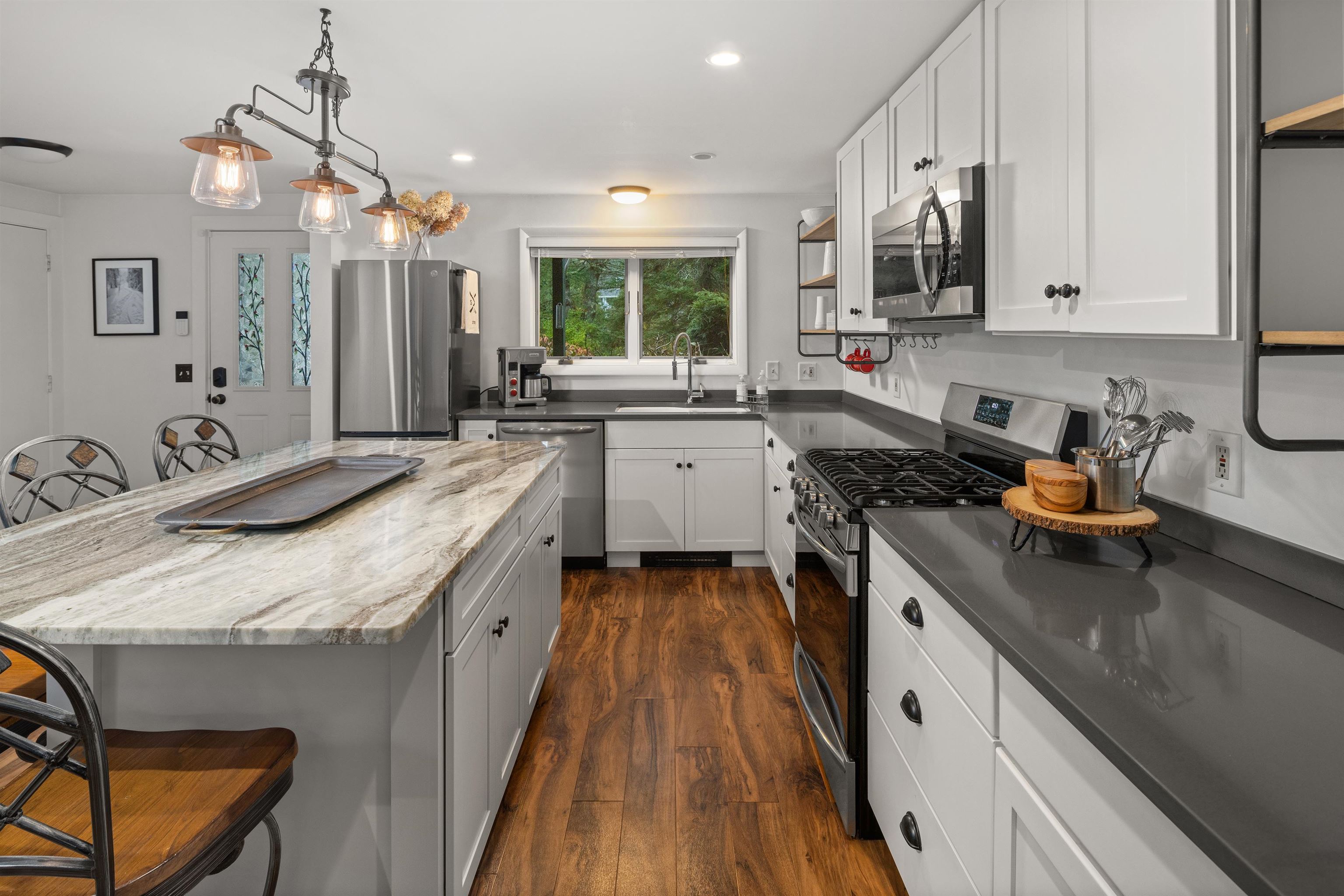 1126 Mountain Road, Unit 4 Stowe, VT 05672 - Photo 5 of 26