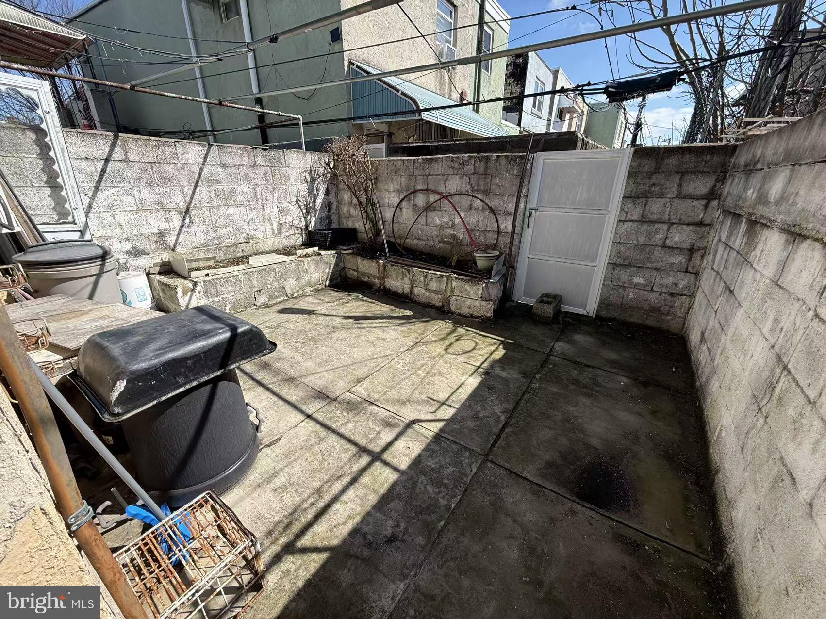 1733 South 9th Street Philadelphia, PA 19148 - Photo 13 of 14 a view of outdoor space