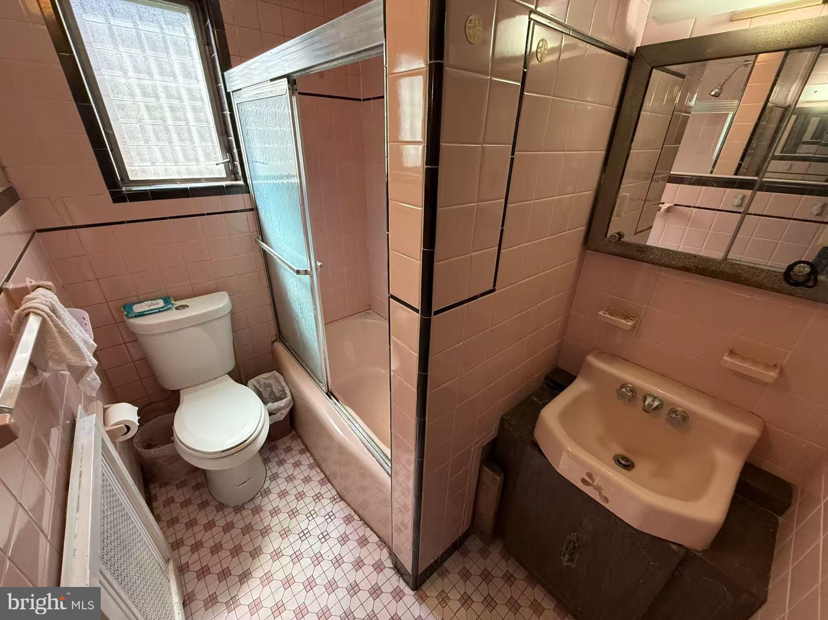 1733 South 9th Street Philadelphia, PA 19148 - Photo 9 of 14 a bathroom with a toilet and a sink