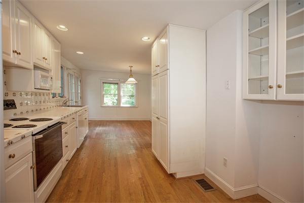 26 Surry Road Hingham, MA 02043 - Photo 8 of 16 Gallery Image 8
