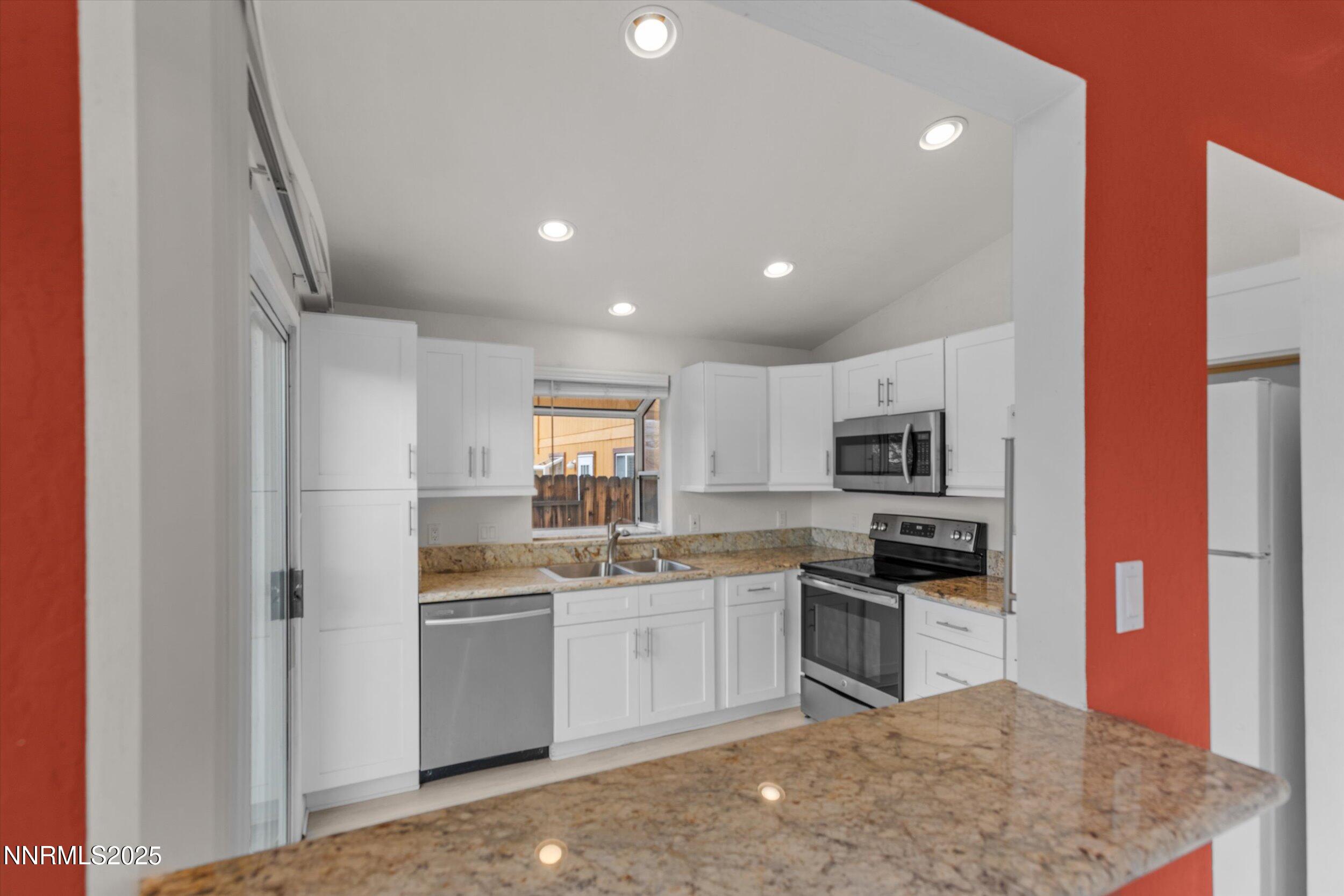 6530 Fall River Circle Reno, NV 89523 - Photo 4 of 23 12-0Y7A8316