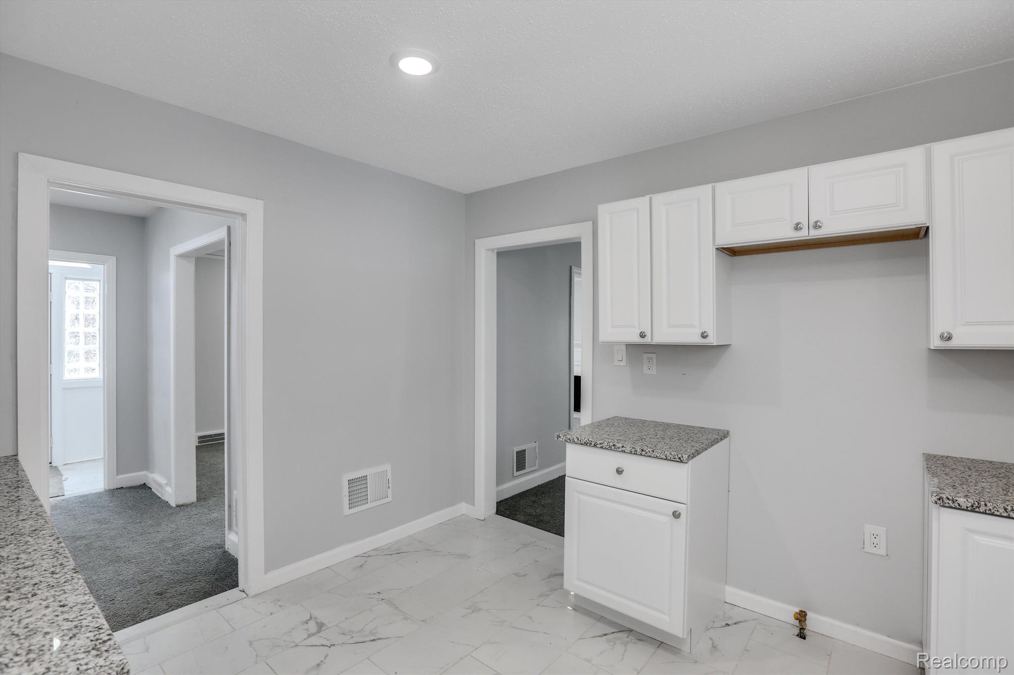 15073 Stahelin Road Detroit, MI 48223 - Photo 16 of 30 Gallery Image 16