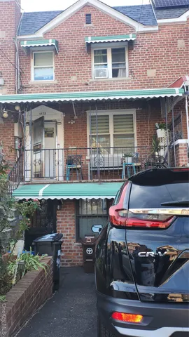 $775,000 | 4425 Richardson Avenue | Wakefield