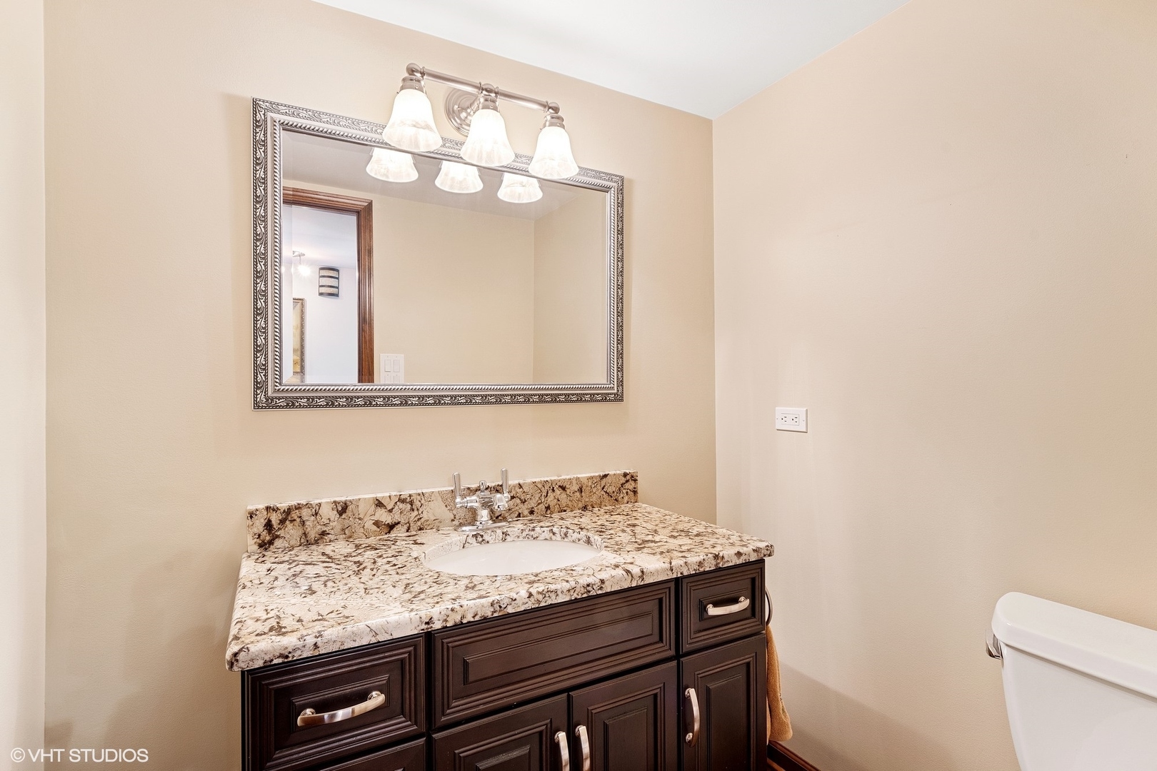 850 Carlyle Circle Lake Bluff, IL 60044 - Photo 15 of 33