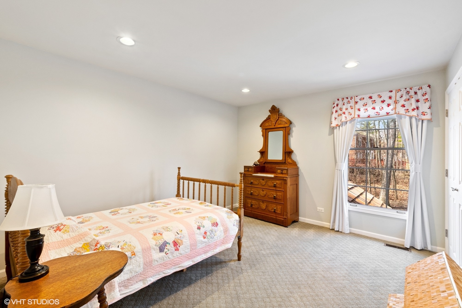 850 Carlyle Circle Lake Bluff, IL 60044 - Photo 21 of 33