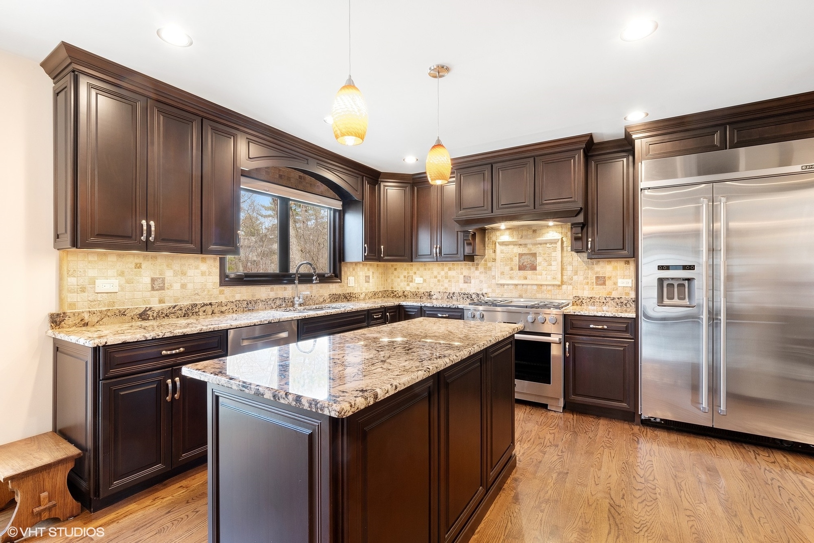 850 Carlyle Circle Lake Bluff, IL 60044 - Photo 7 of 33