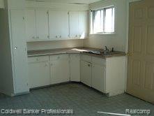 1400 Spring Lane Saginaw, MI 48601 - Photo 2 of 3 4-Kitchen