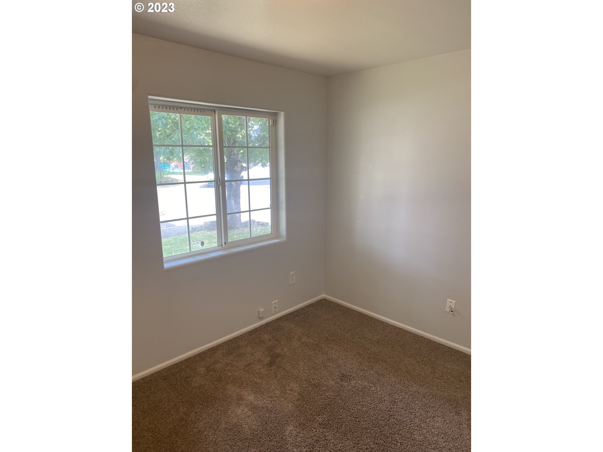 954 Aldridge Place Springfield, OR 97478 - Photo 15 of 32 a view of a room that has a window in it