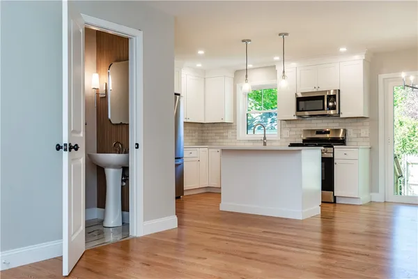 $3,900 | 81 Cadora Avenue, Warwick, RI 02886