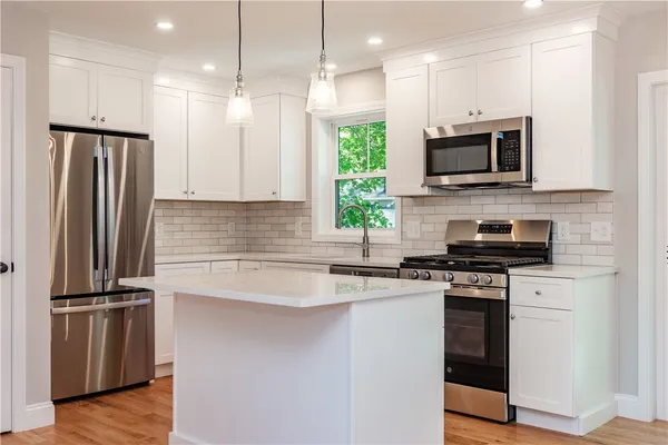 $3,900 | 81 Cadora Avenue, Warwick, RI 02886
