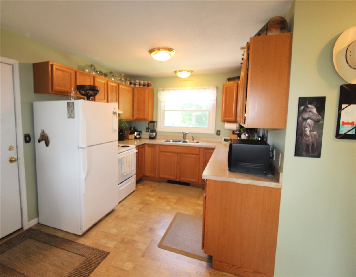 11255 Wilkinson Road Lennon, MI 48449 - Photo 5 of 19 31389257-4.JPG