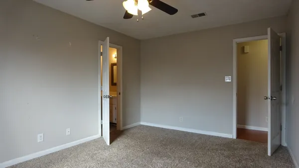 $1,150 | 1062 Shadow Ridge Avenue, Oak Grove, KY 42262