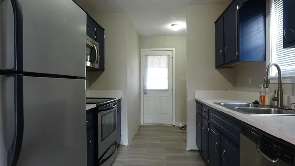 $1,150 | 1062 Shadow Ridge Avenue, Oak Grove, KY 42262