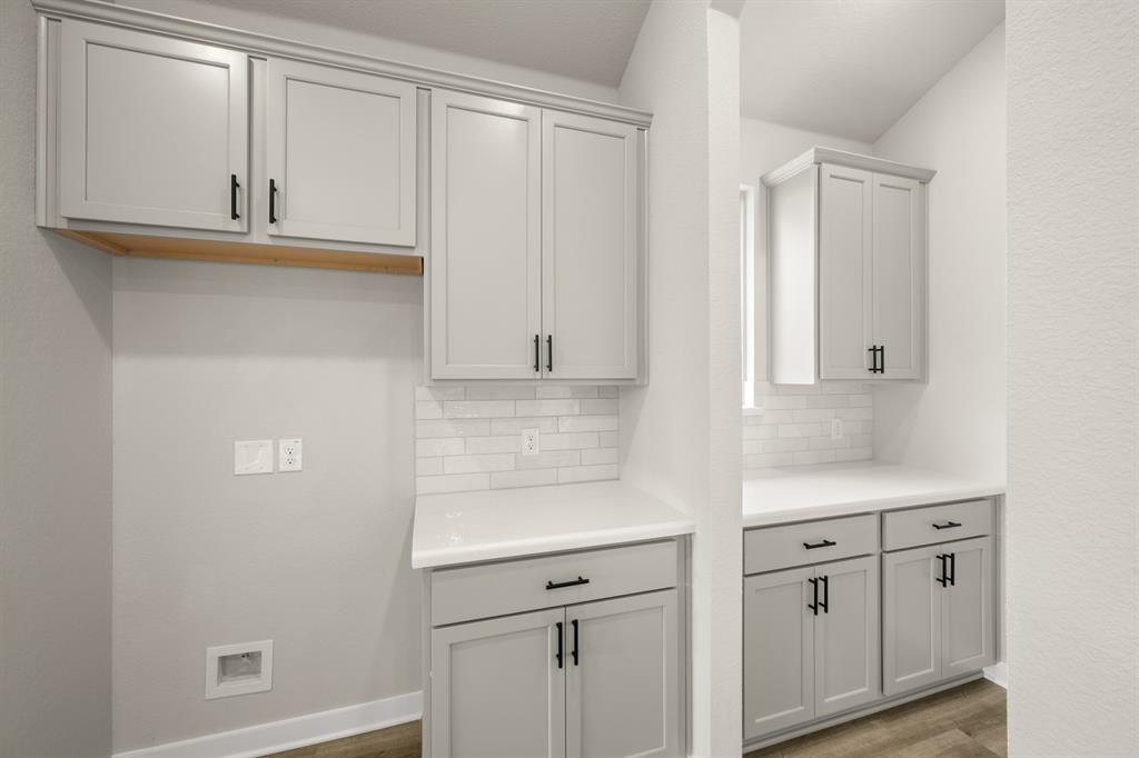 409 Rivers Edge Drive Waxahachie, TX 75167 - Photo 23 of 27 409 Rivers Edge- Kitchen-4