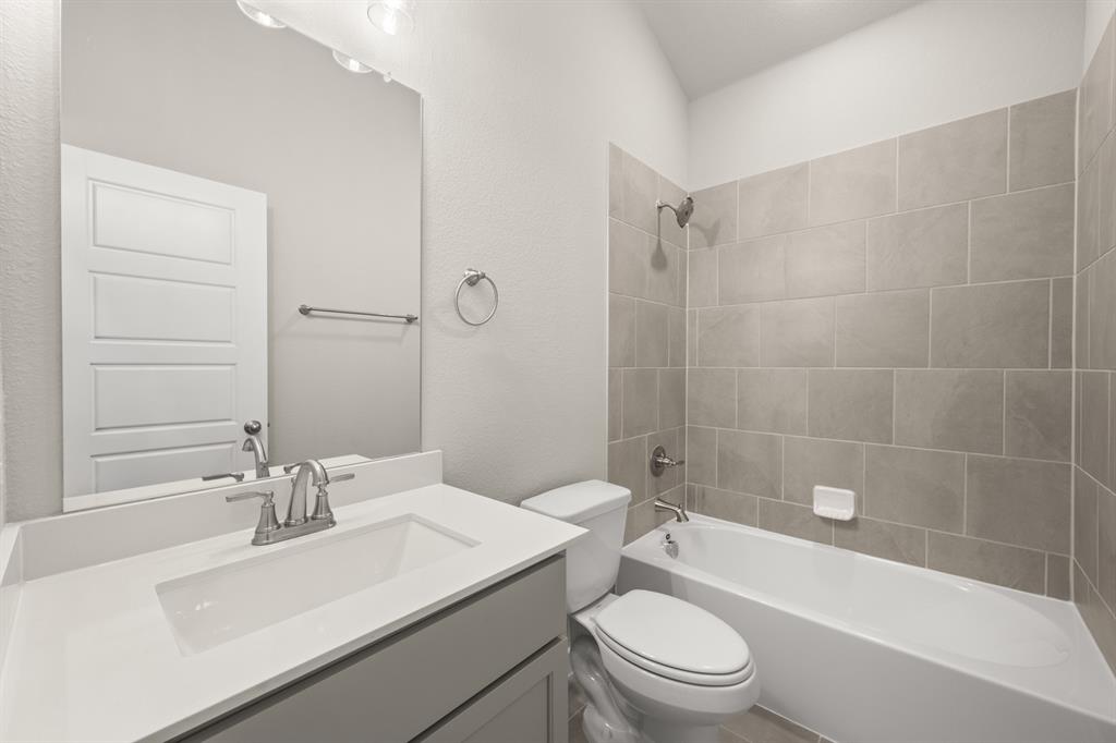 409 Rivers Edge Drive Waxahachie, TX 75167 - Photo 24 of 27 409 Rivers Edge- Bathroom-1
