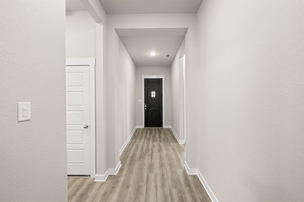 409 Rivers Edge Drive Waxahachie, TX 75167 - Photo 3 of 27 409 Rivers Edge- Entry-1