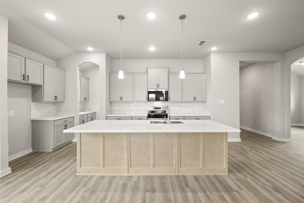 409 Rivers Edge Drive Waxahachie, TX 75167 - Photo 4 of 27 409 Rivers Edge- Kitchen-1