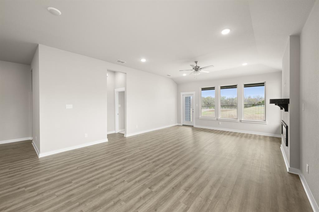 409 Rivers Edge Drive Waxahachie, TX 75167 - Photo 9 of 27 409 Rivers Edge- DIning-2