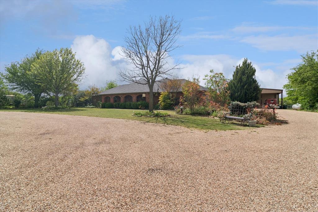 8463 Crestview Road Sanger, TX 76266 - Photo 26 of 36