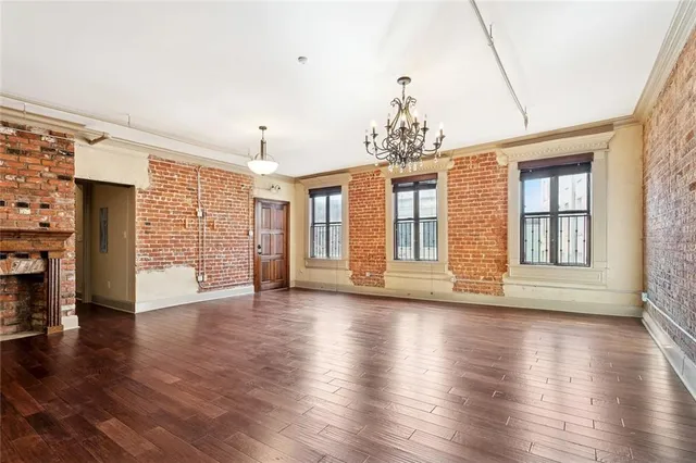 $3,700 | 431 Gravier Street, Unit 4, New Orleans, LA 70130