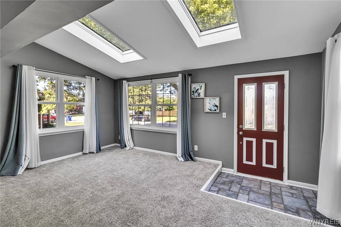 84 Westminster Road West Seneca, NY 14224 - Photo 4 of 47