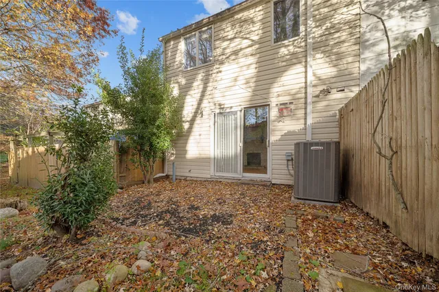 $3,000 | 34 Wooded Way, Calverton, NY 11933