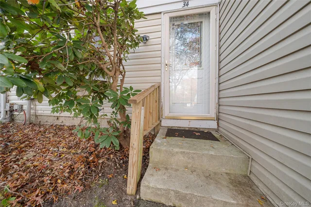 $3,000 | 34 Wooded Way, Calverton, NY 11933