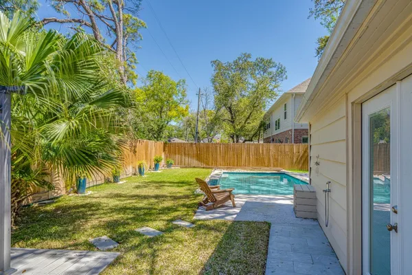 $7,500 | 12458 Woodthorpe Lane, Houston, TX 77024
